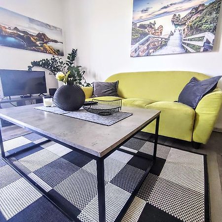 Comfort Apartment For 6 & Loggia & Free Parking Жилина Екстериор снимка