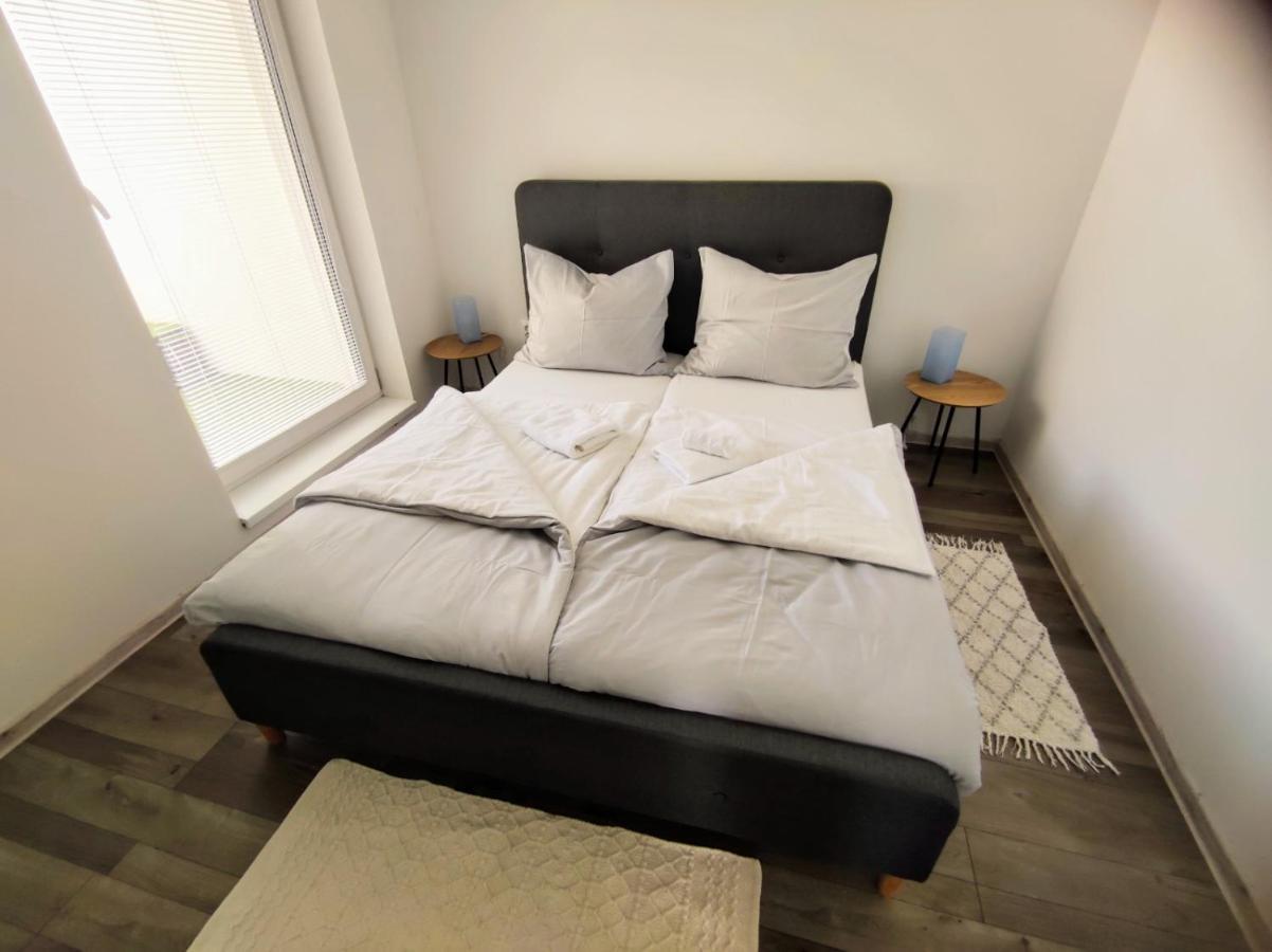 Comfort Apartment For 6 & Loggia & Free Parking Жилина Екстериор снимка