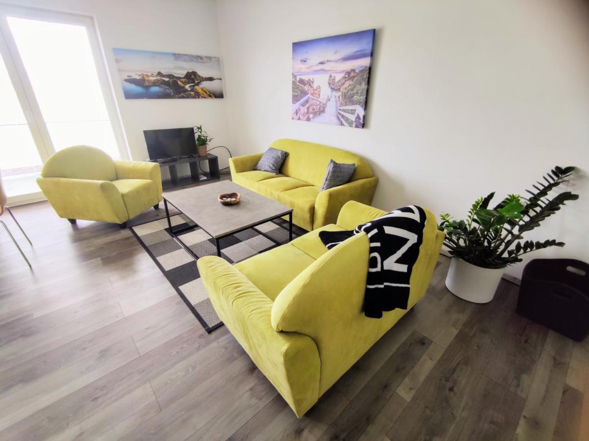 Comfort Apartment For 6 & Loggia & Free Parking Жилина Екстериор снимка