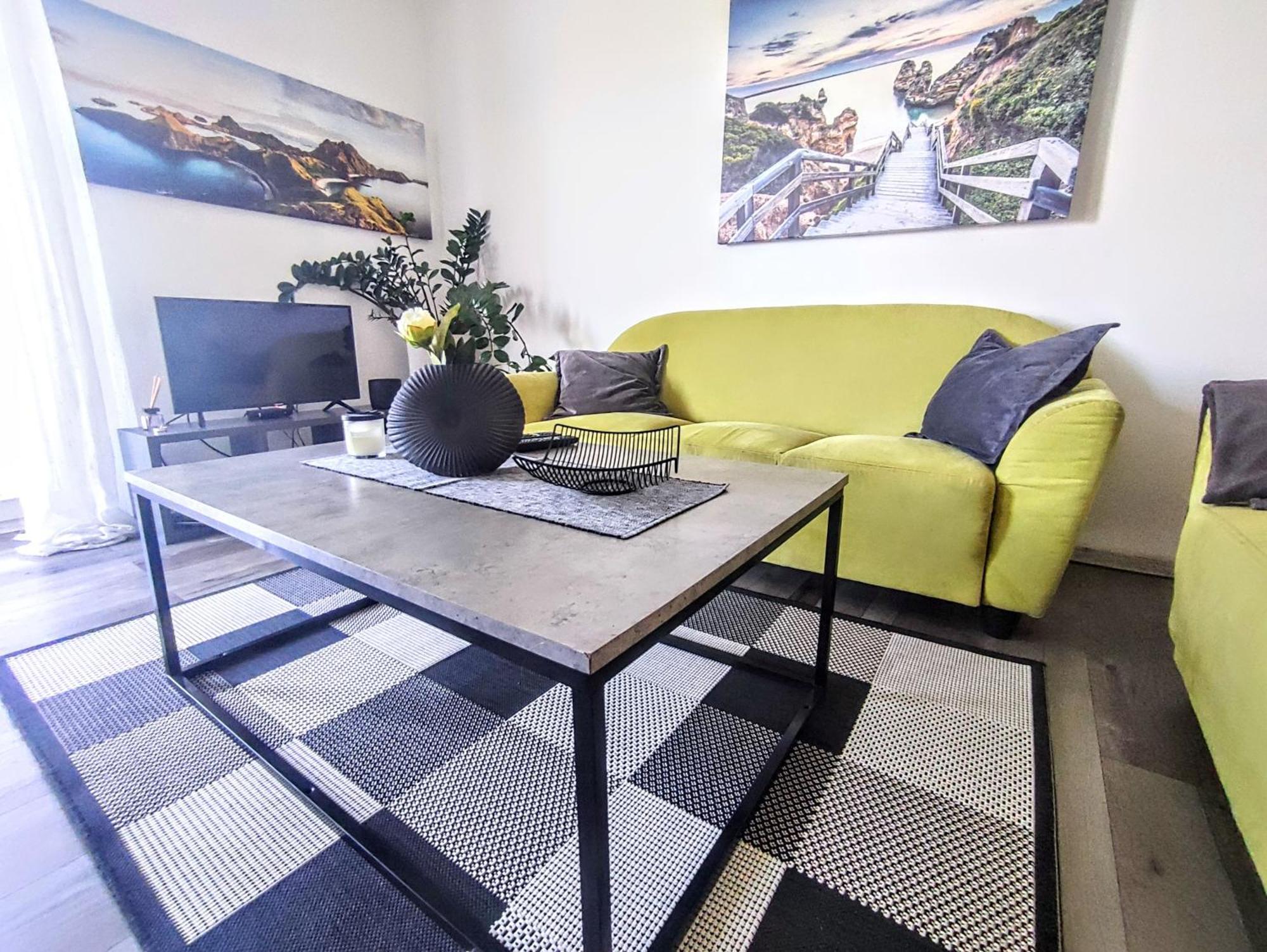 Comfort Apartment For 6 & Loggia & Free Parking Жилина Екстериор снимка