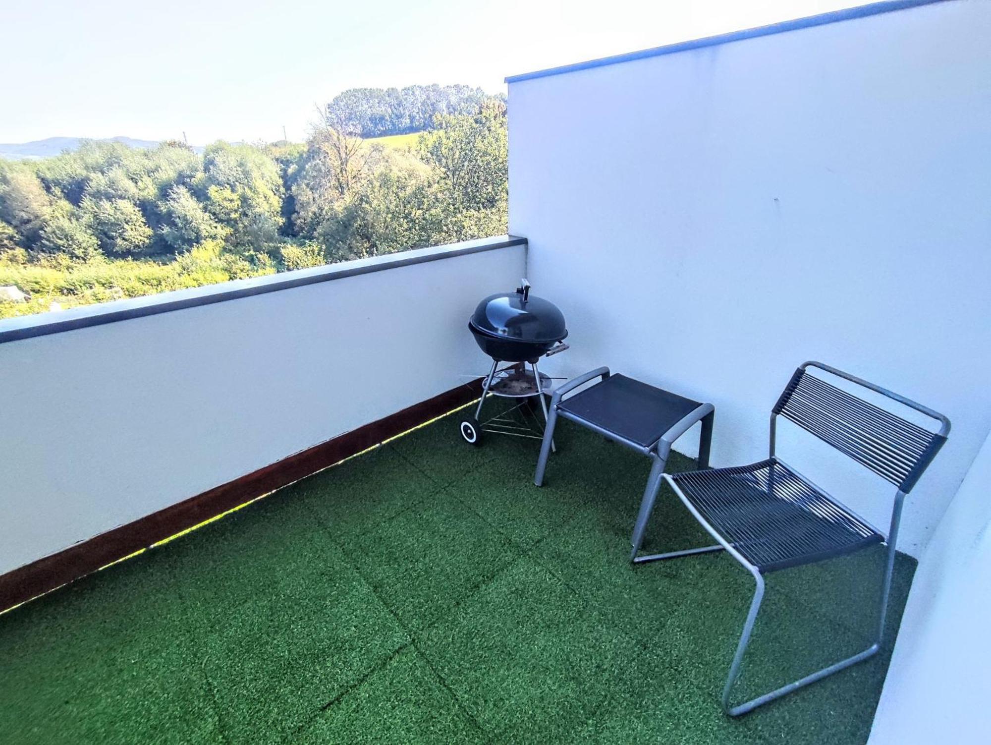 Comfort Apartment For 6 & Loggia & Free Parking Жилина Екстериор снимка